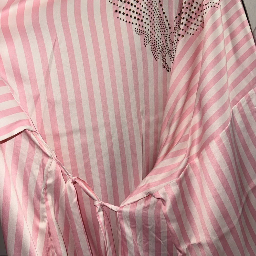 Victoria's Secret Pink and White Striped Robe - Picture 6 of 7